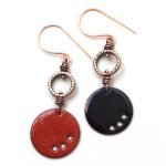 Reversible enamel earrings - red/black